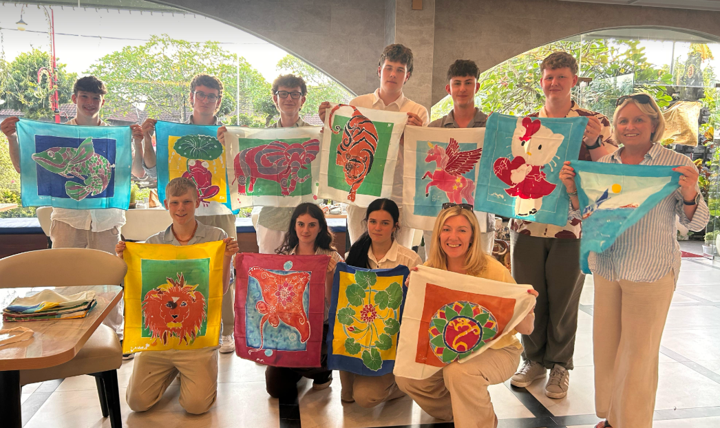 Picture of SERC students on a turing scheme trip to Bali